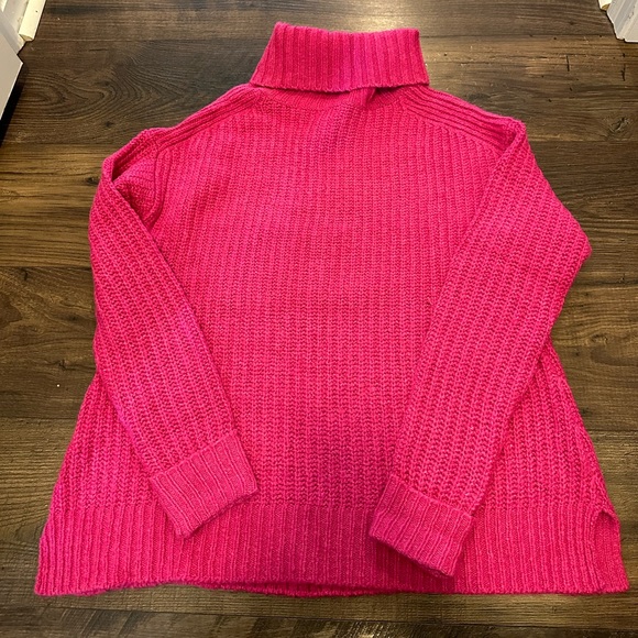 Pink Sweater - Picture 3 of 4
